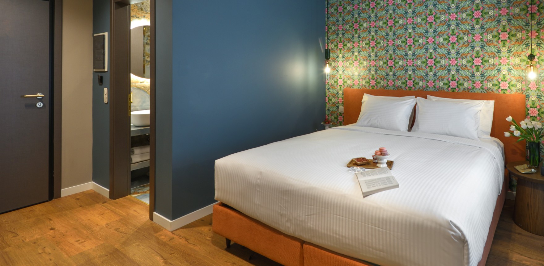 standard-room-the-oscar-olympic-hotel-3.jpg
