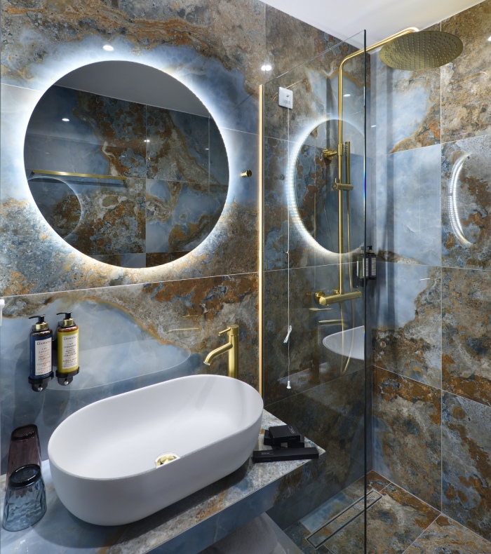standard-room-the-oscar-olympic-hotel-4.jpg