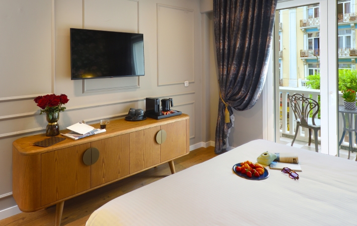 superior-room-the-oscar-olympic-hotel-3-2.jpg